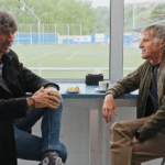 Amavisca se une a Calleja para renovar los vestuarios del equipo femenino de Suances, en ‘Volando voy, volando vengo’