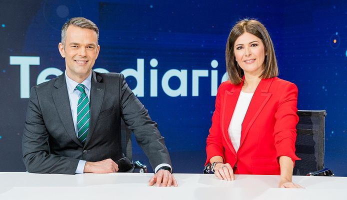 Así se han despedido Igor Gómez y Lara Siscar del Telediario Fin de Semana