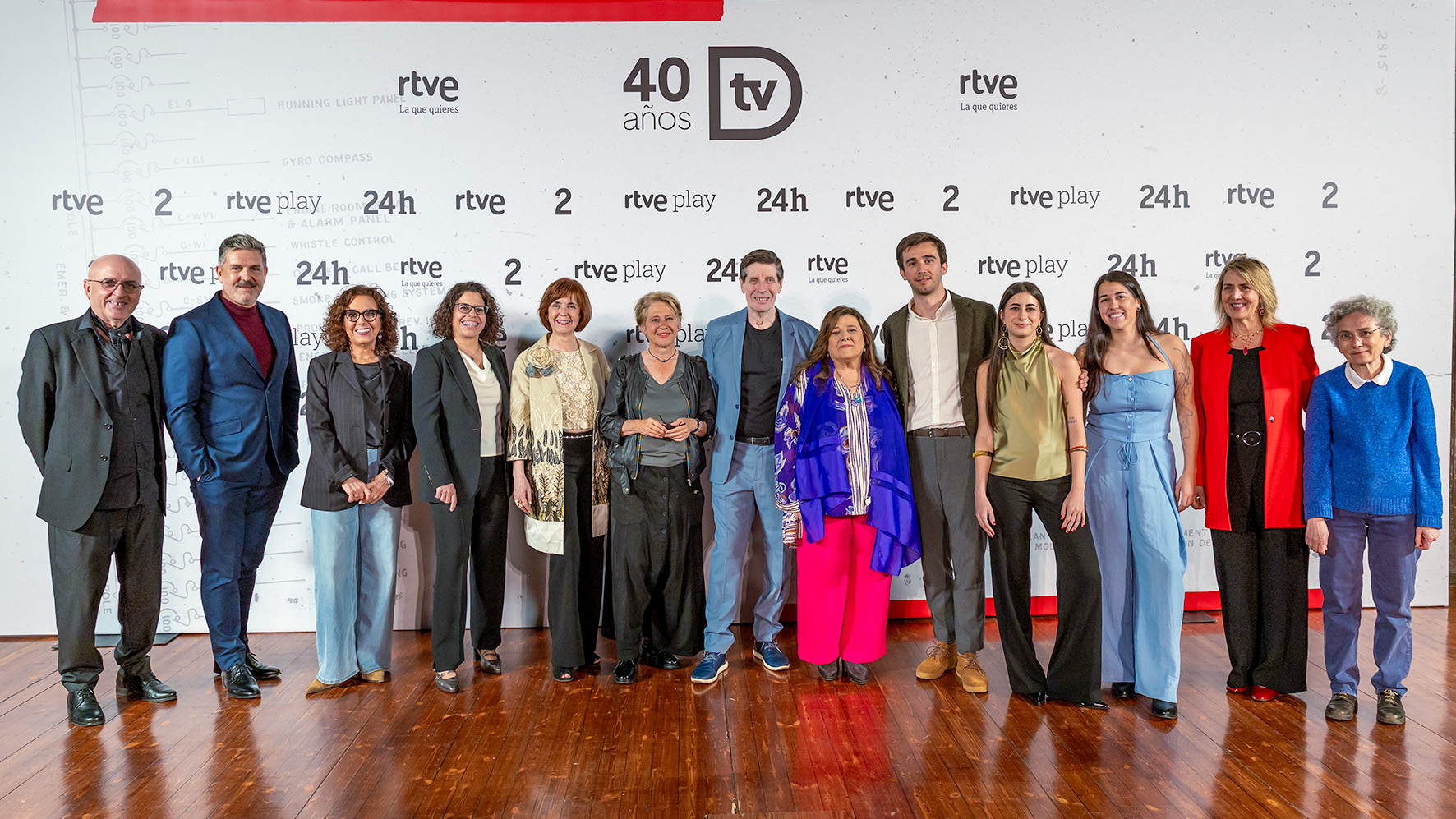 ‘Documentos TV’ celebra sus 40 años de emisión estrenando cabecera y línea gráfica