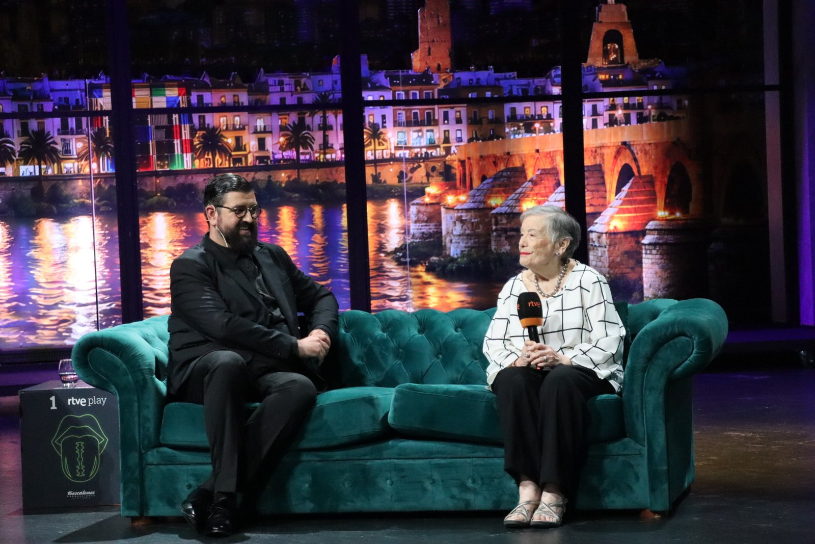 Manuel Carrasco y Miguel Ángel Revilla, primeros invitados del programa ‘El perro andaluz by Manu Sánchez’