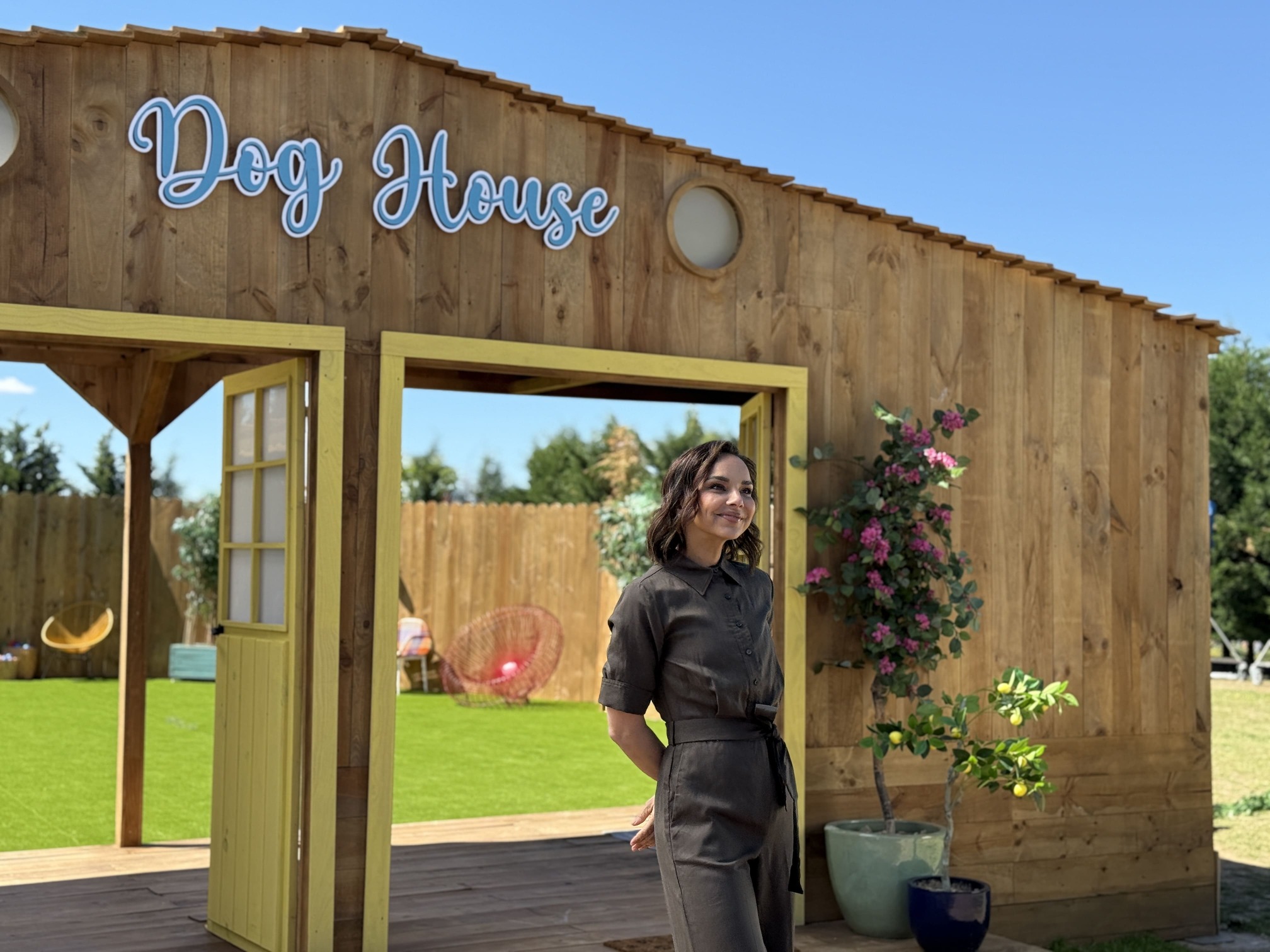 ‘Dog House’ lidera el martes