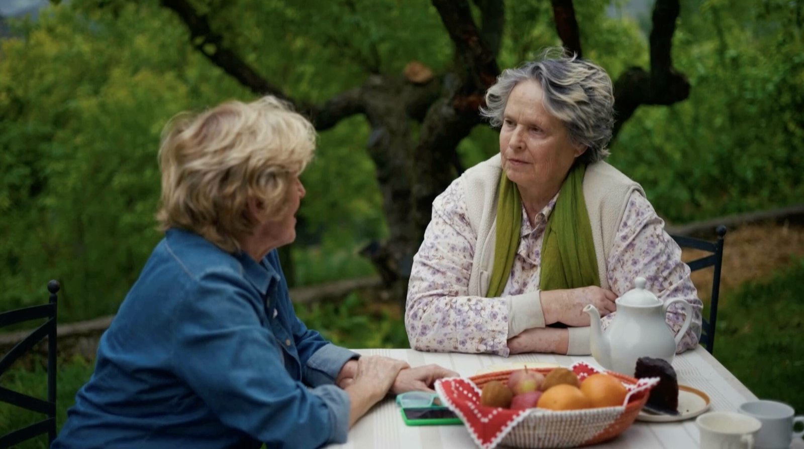 Mercedes Milá visita a Lucía Dominguín en el programa ‘Me meto en un jardín’