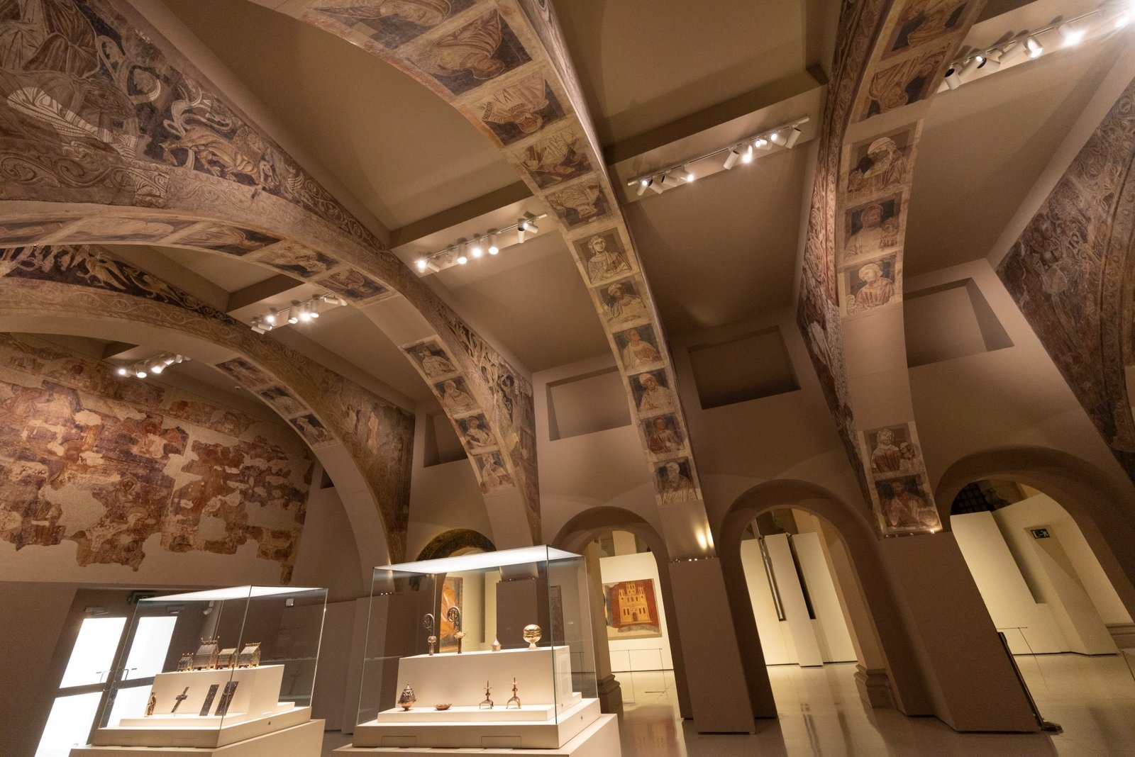 ‘En Portada’ analiza el estado actual de las pinturas murales del Monasterio de Sijena